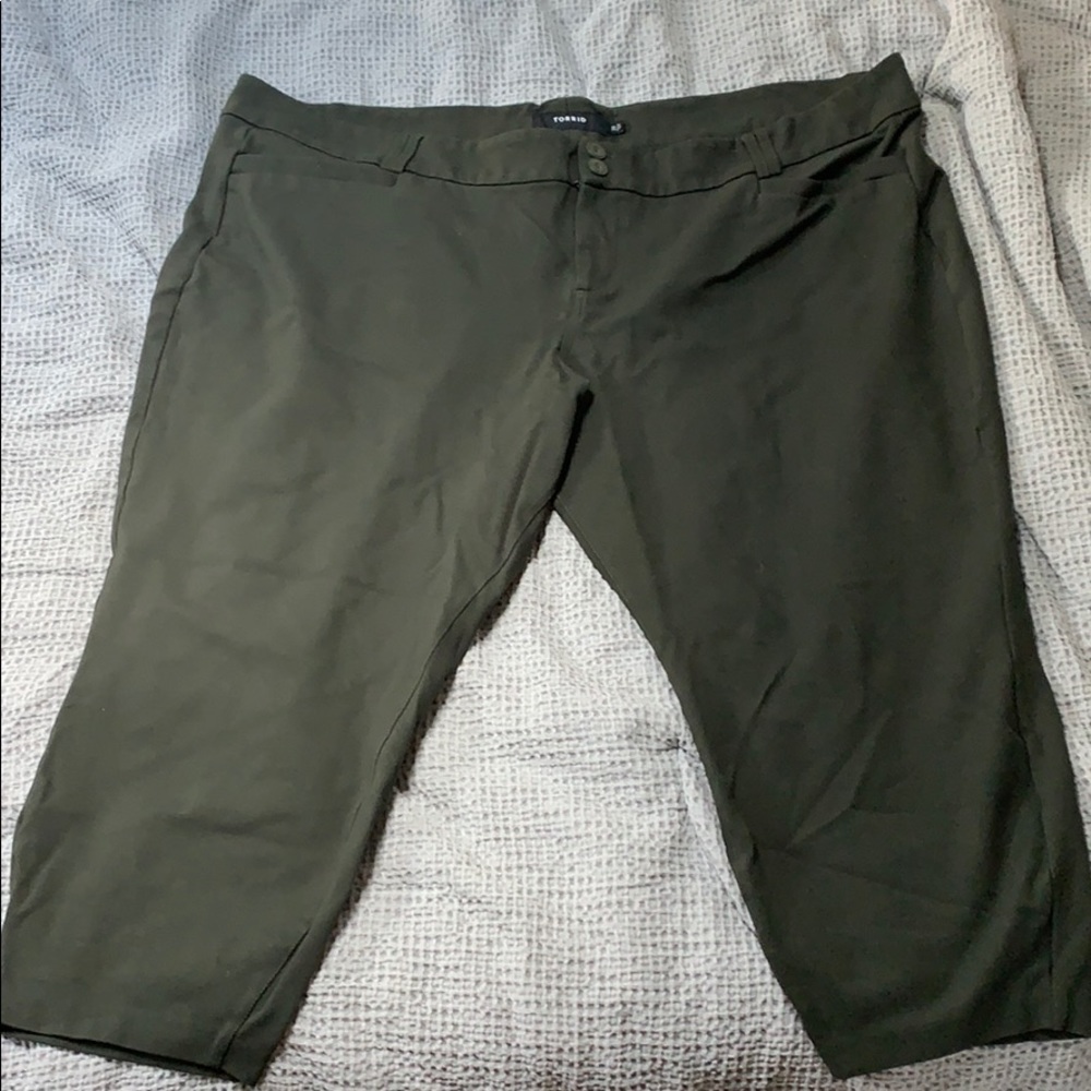 Torrid Olive Green Cropped Dress Pants 28